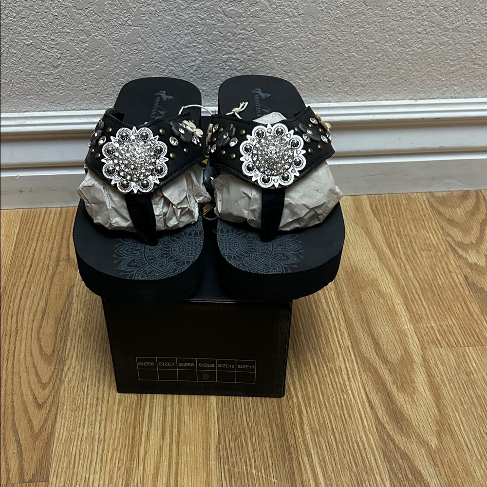 Montana West Sandals size 9